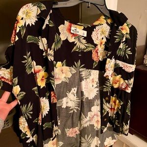 Hollister Hawaiian cropped button down